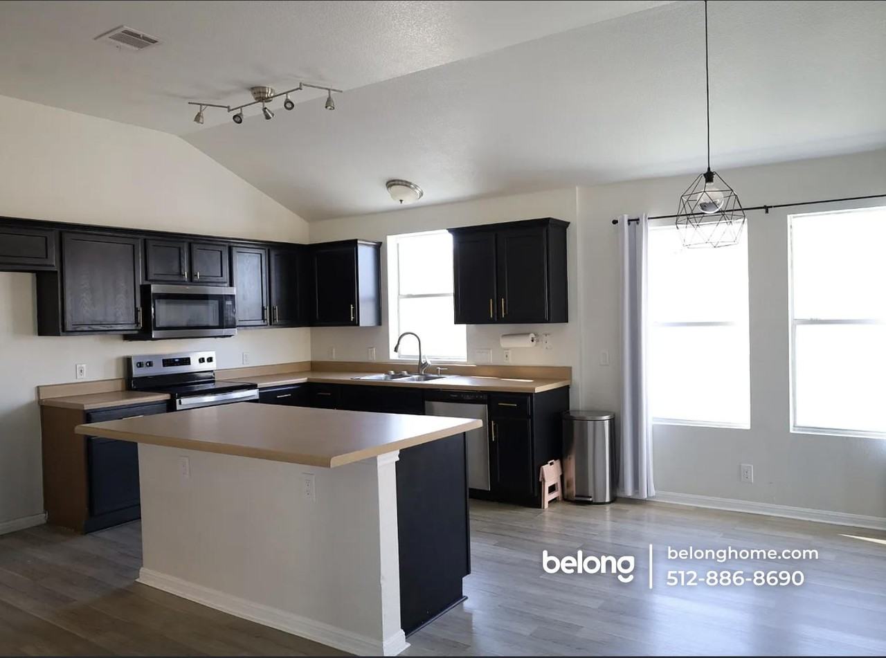 4800 Fort Moultrie Ln - Photo 7 of 15
