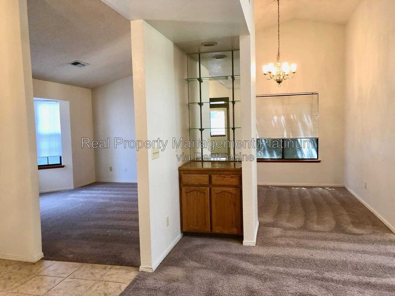 6425 N Arthur Ave - Photo 6 of 20