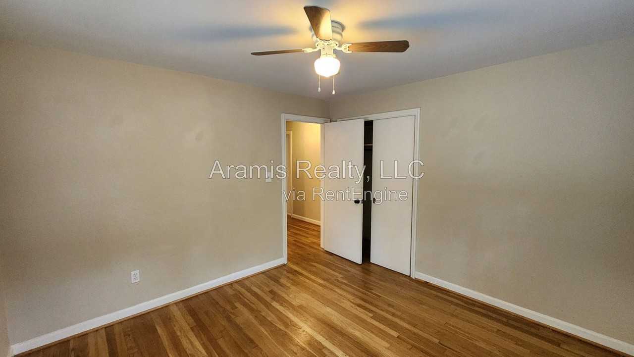 1032 Homewood Ct - Photo 5 of 18