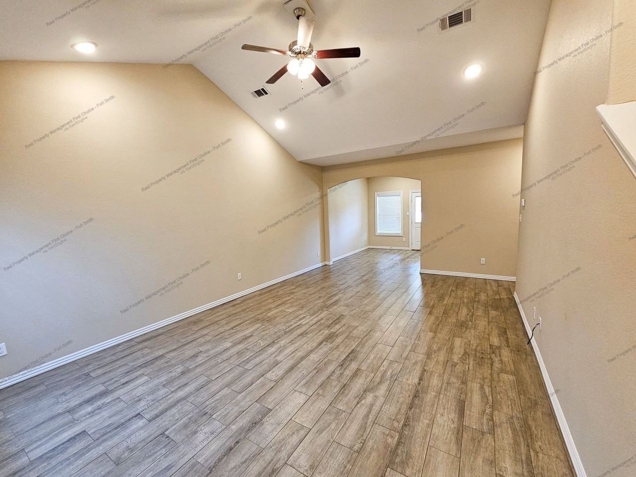 9907 Landry Dr - Photo 2 of 18