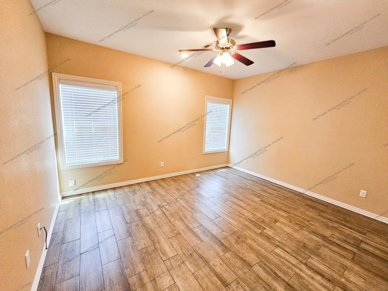 9907 Landry Dr - Photo 6 of 18