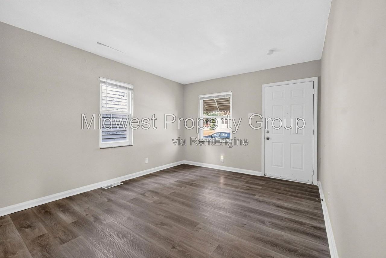 1237 Fairview Ave - Photo 3 of 17