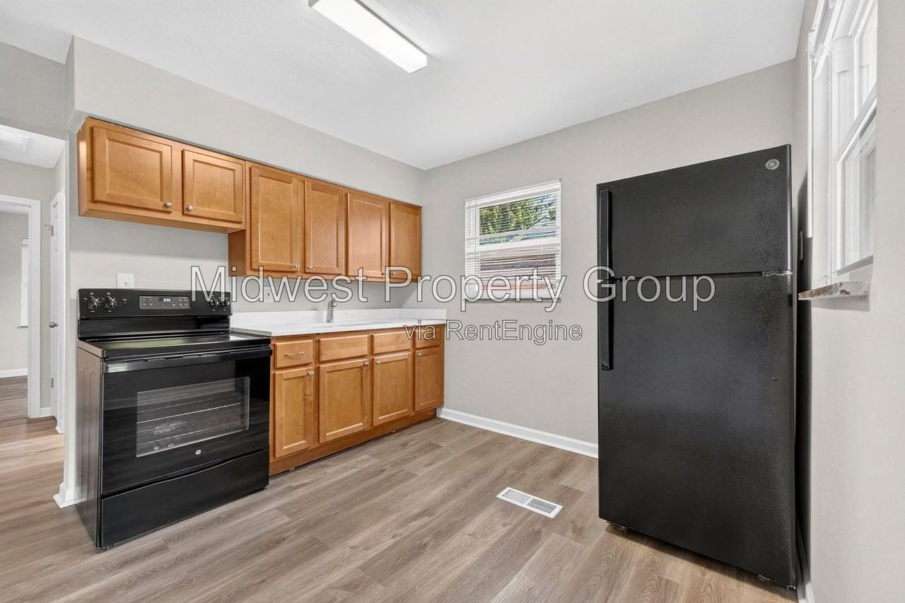 1237 Fairview Ave - Photo 5 of 17