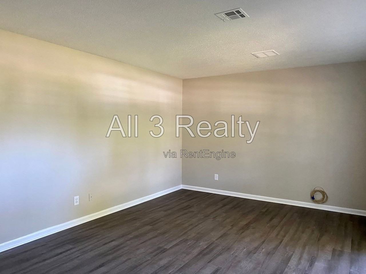 306 Oakwild Dr - Photo 4 of 28