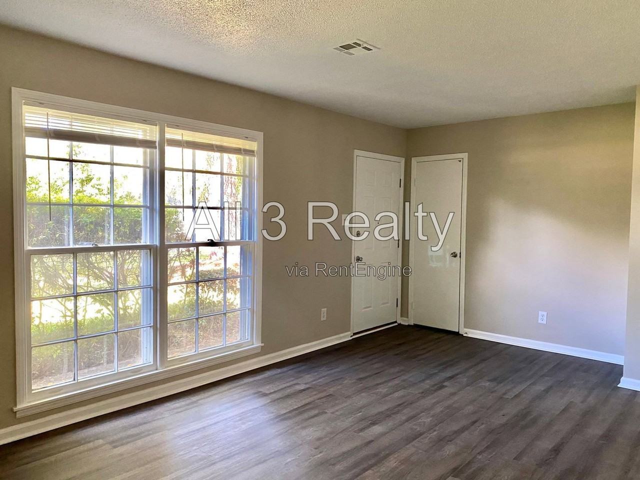 306 Oakwild Dr - Photo 5 of 28