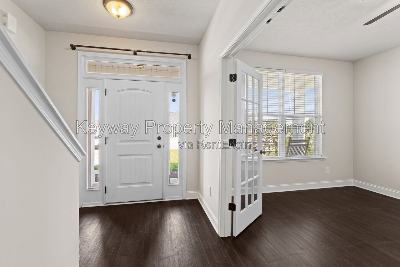 135 Beallwood Dr - Photo 4 of 26