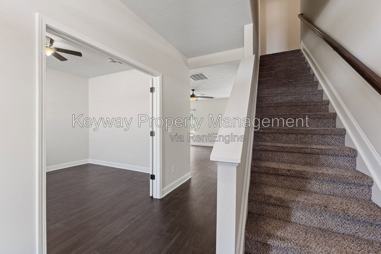 135 Beallwood Dr - Photo 5 of 26