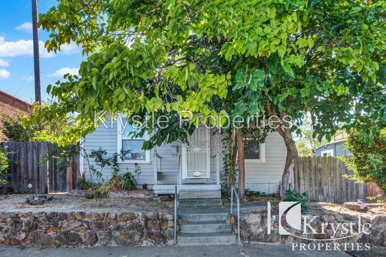 314 Marin St - Photo 4 of 23