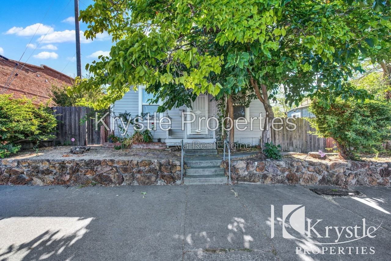 314 Marin St - Photo 5 of 23