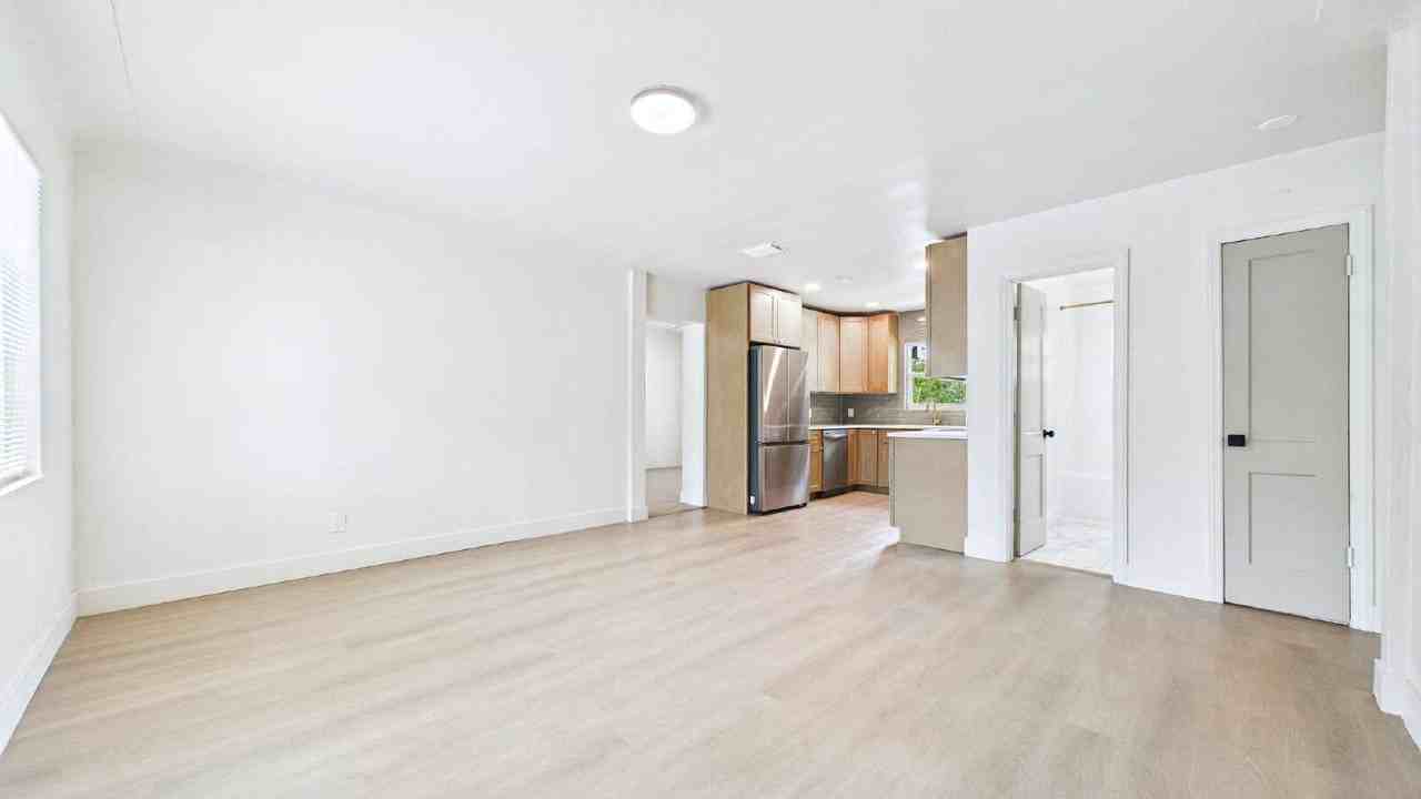 7330 5th Ave N - Photo 3 of 22