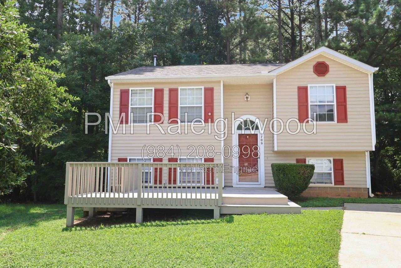 1709 Calypso Ct - Photo 4 of 31