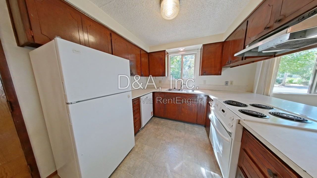 905 Nw 27th St - Photo 4 of 8