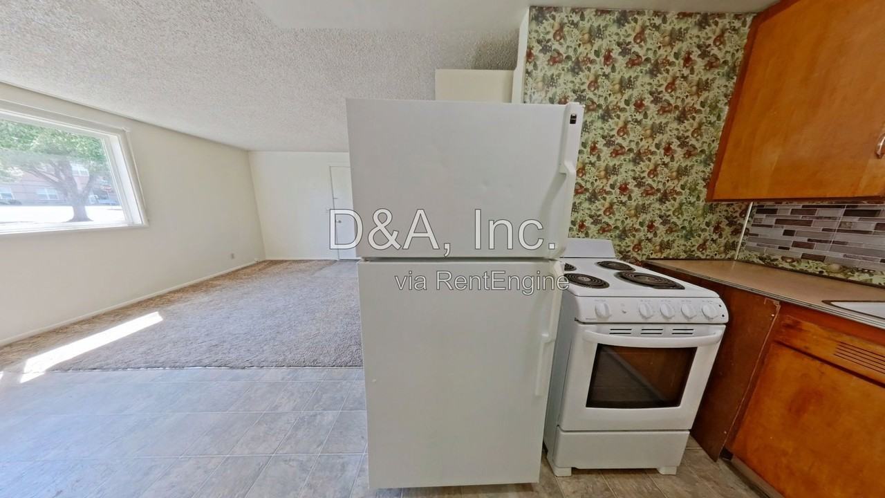 423 Sw 9th St - Photo 5 of 9