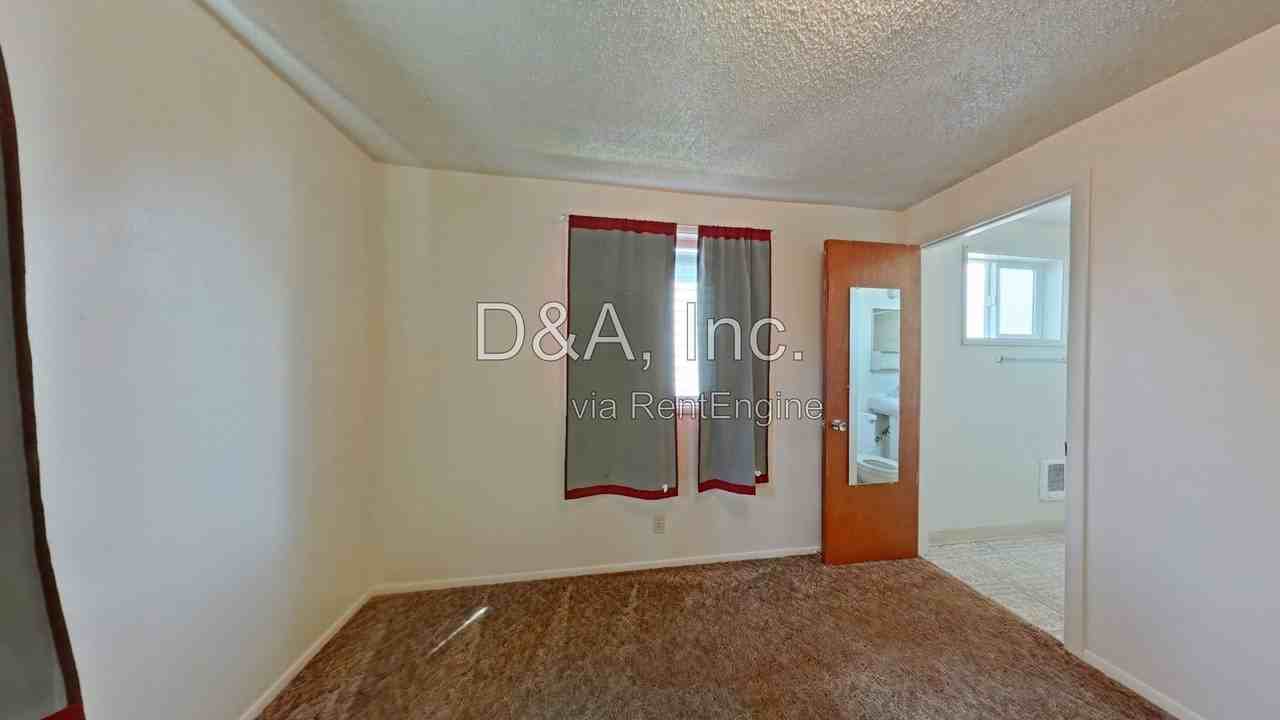 423 Sw 9th St - Photo 6 of 9