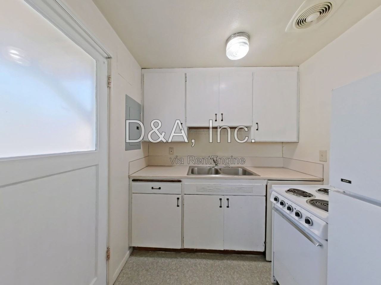 429 Sw 9th St - Photo 4 of 8
