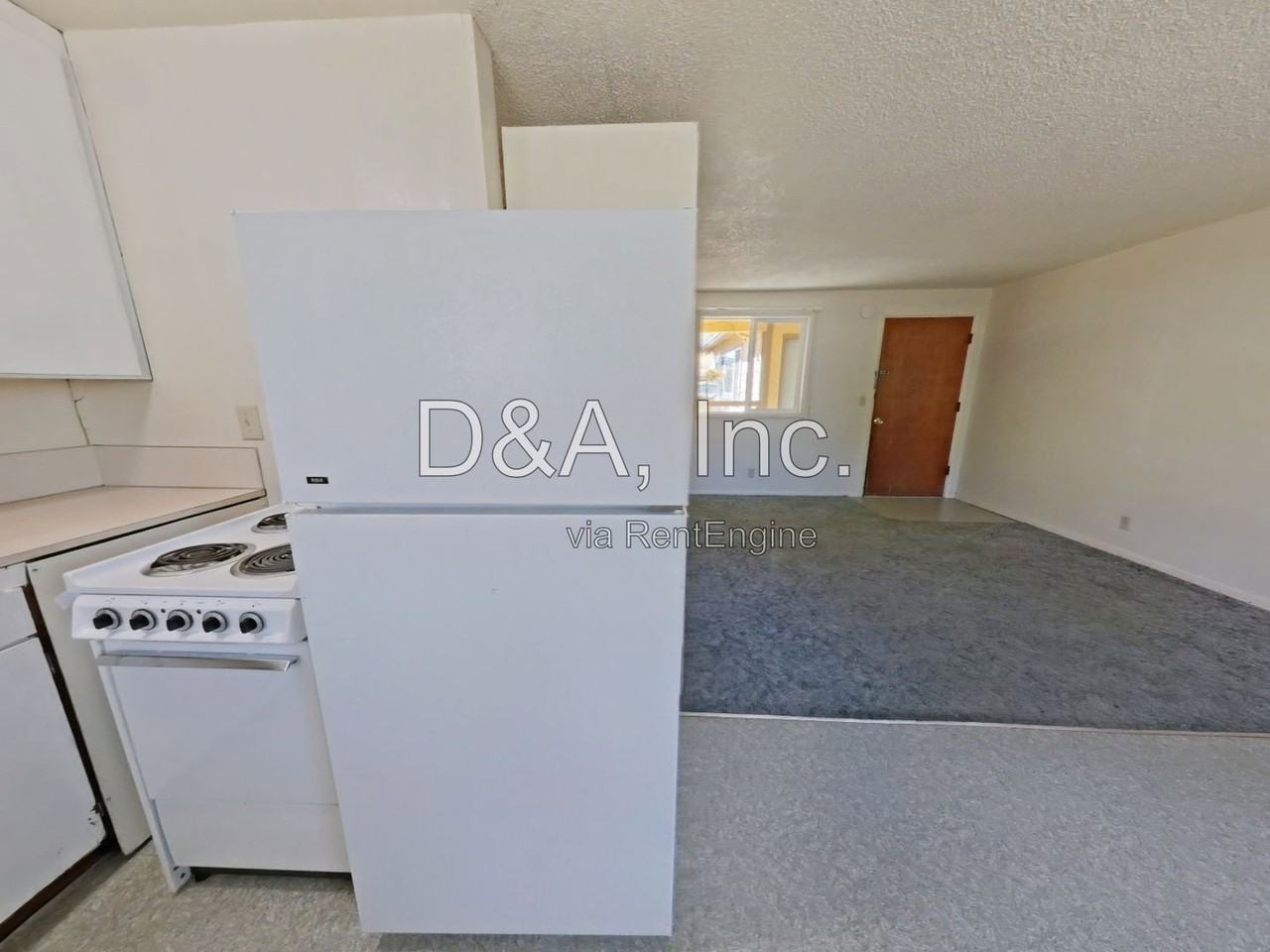 429 Sw 9th St - Photo 5 of 8