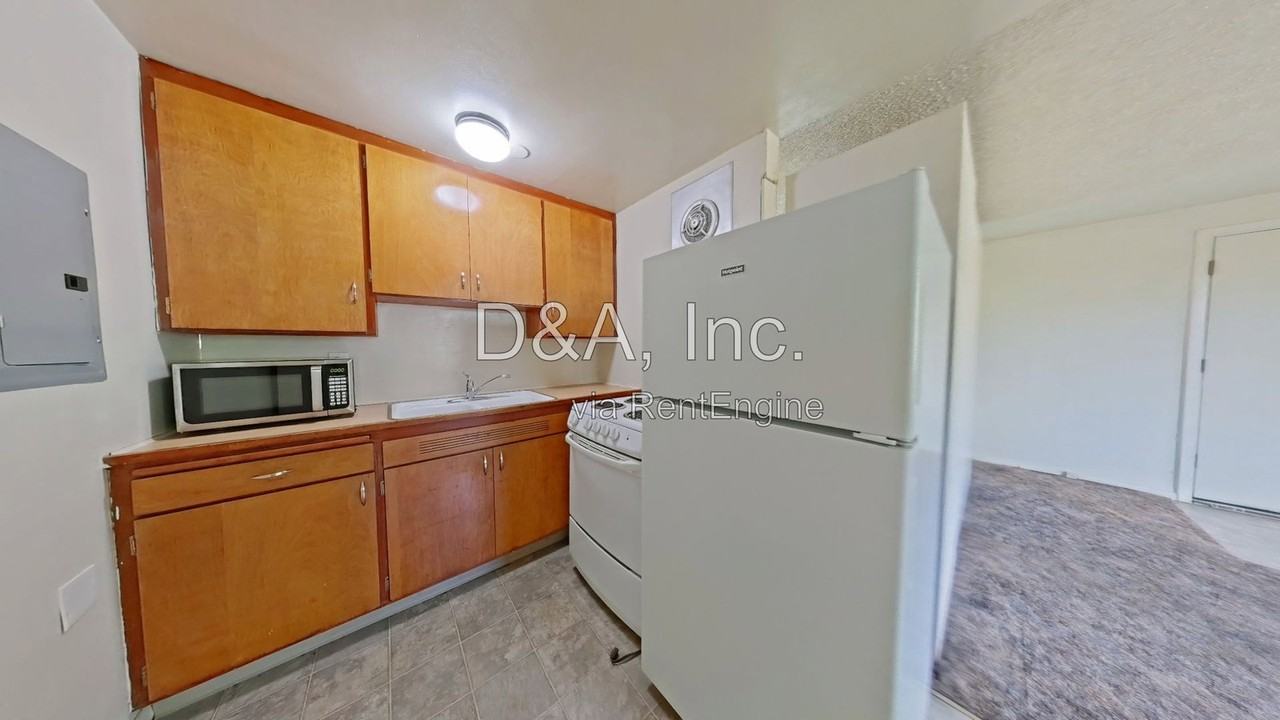 437 Sw 9th St - Photo 4 of 8