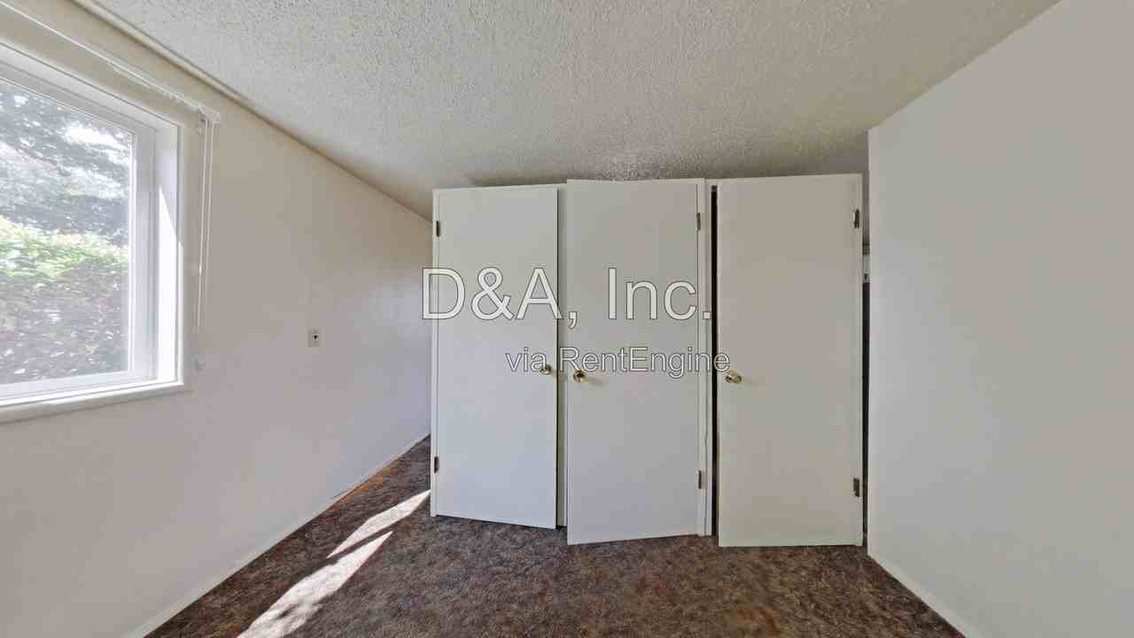 437 Sw 9th St - Photo 6 of 8