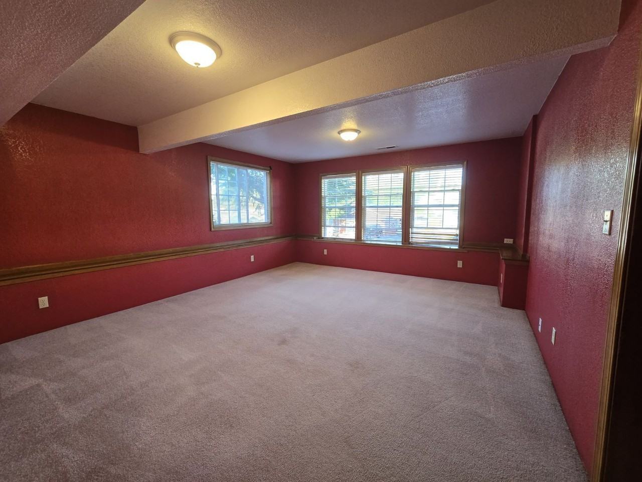 1335 Nw Vallejo Dr - Photo 3 of 28