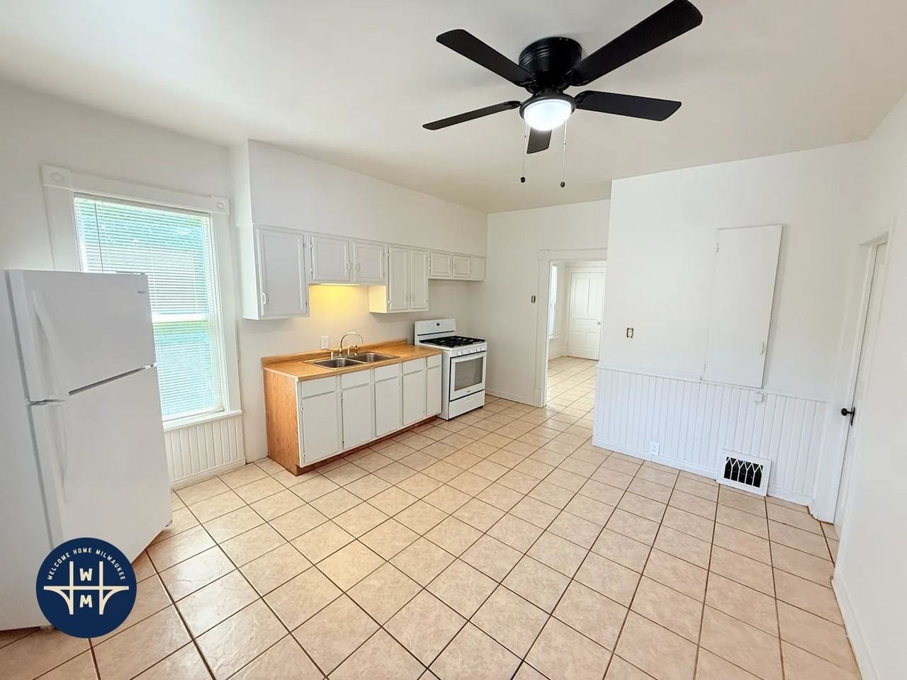 1140 N 50th Pl - Photo 2 of 12