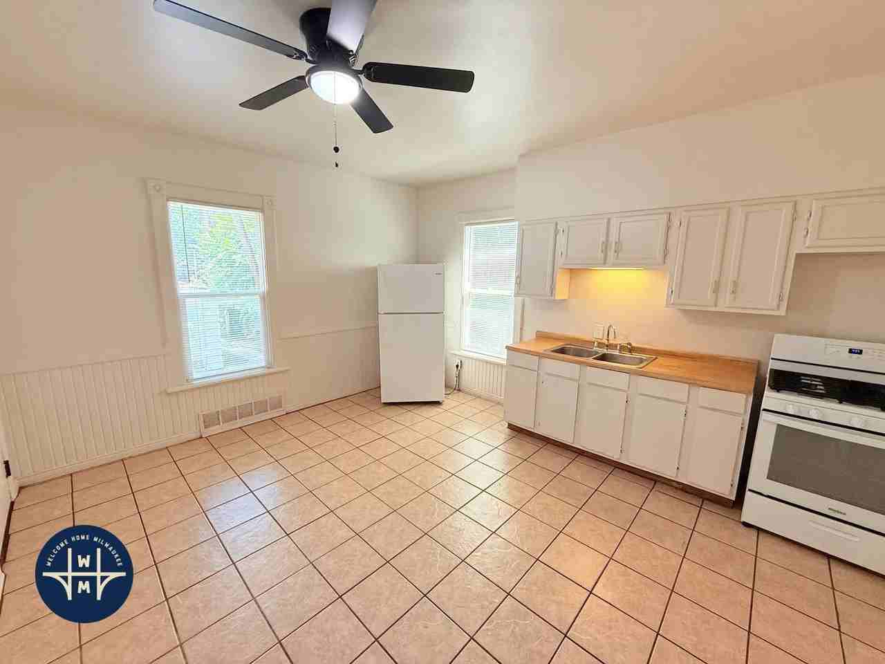 1140 N 50th Pl - Photo 3 of 12