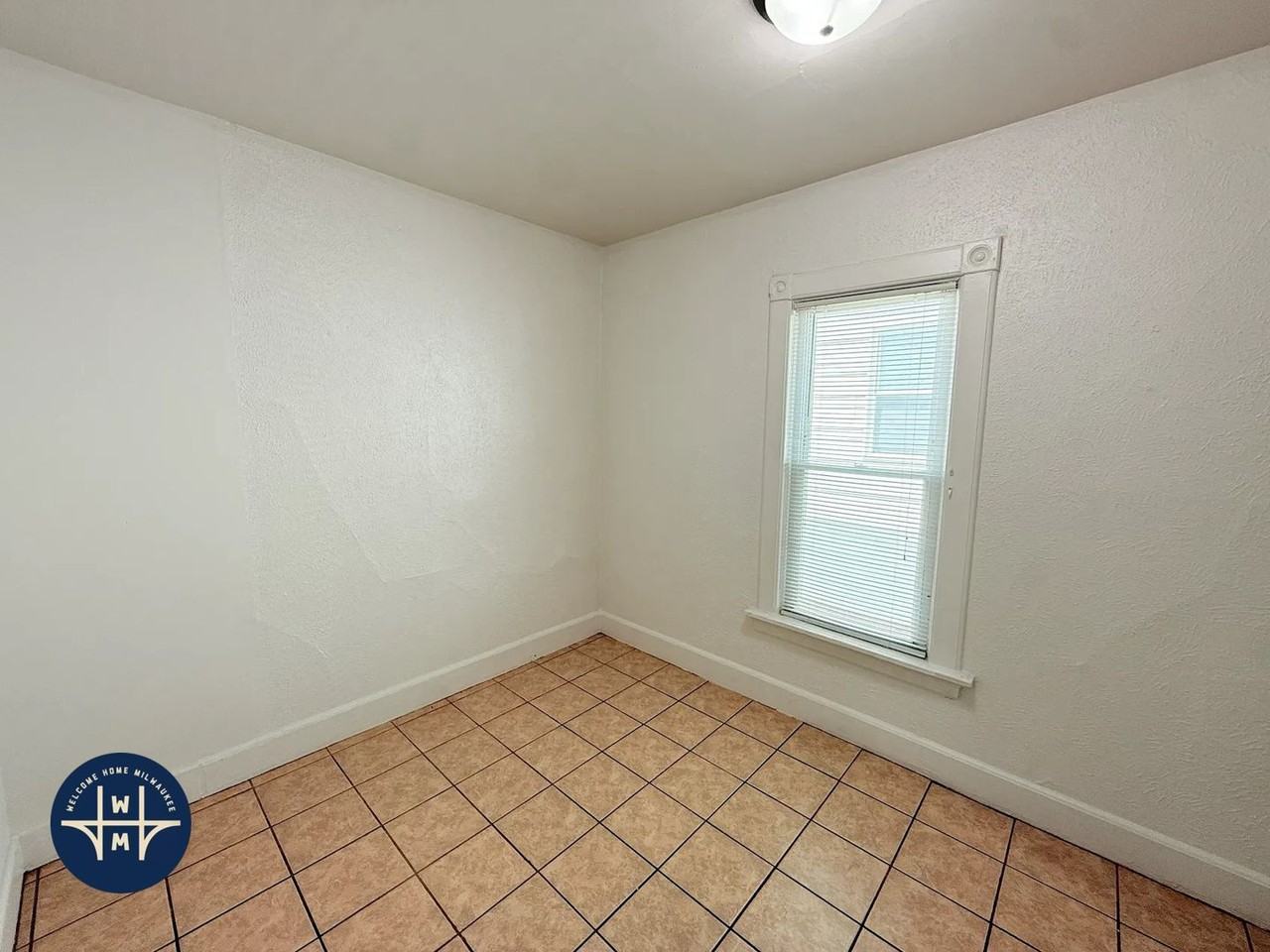 1140 N 50th Pl - Photo 7 of 12