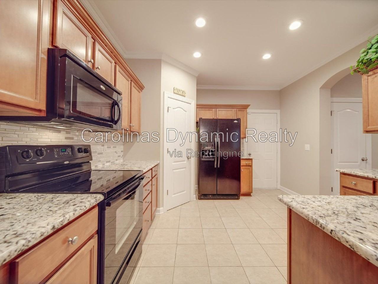 6831 Maricopa Rd - Photo 6 of 50