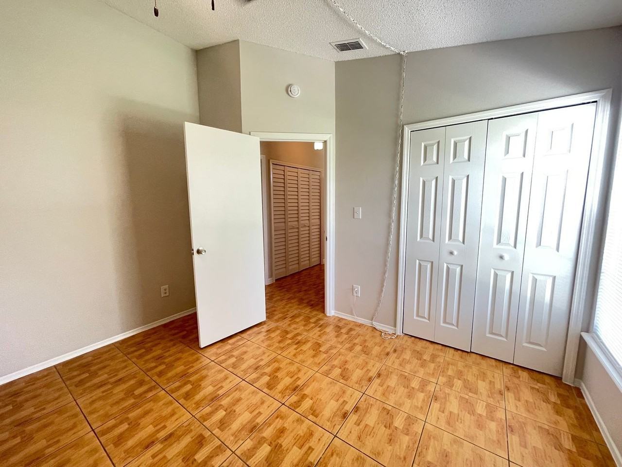 313 San Gabriel St - Photo 7 of 26