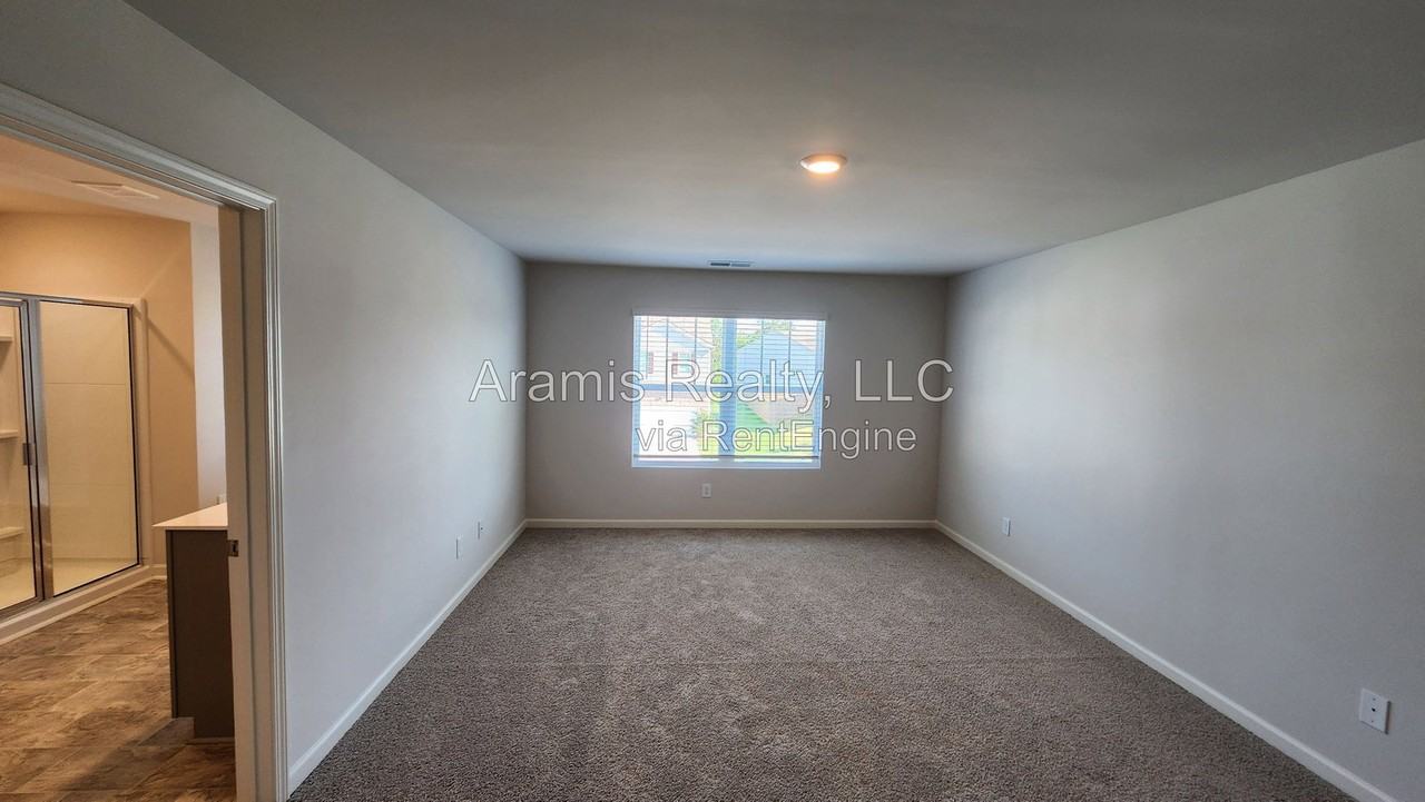 3134 Ellenton Dr - Photo 5 of 14