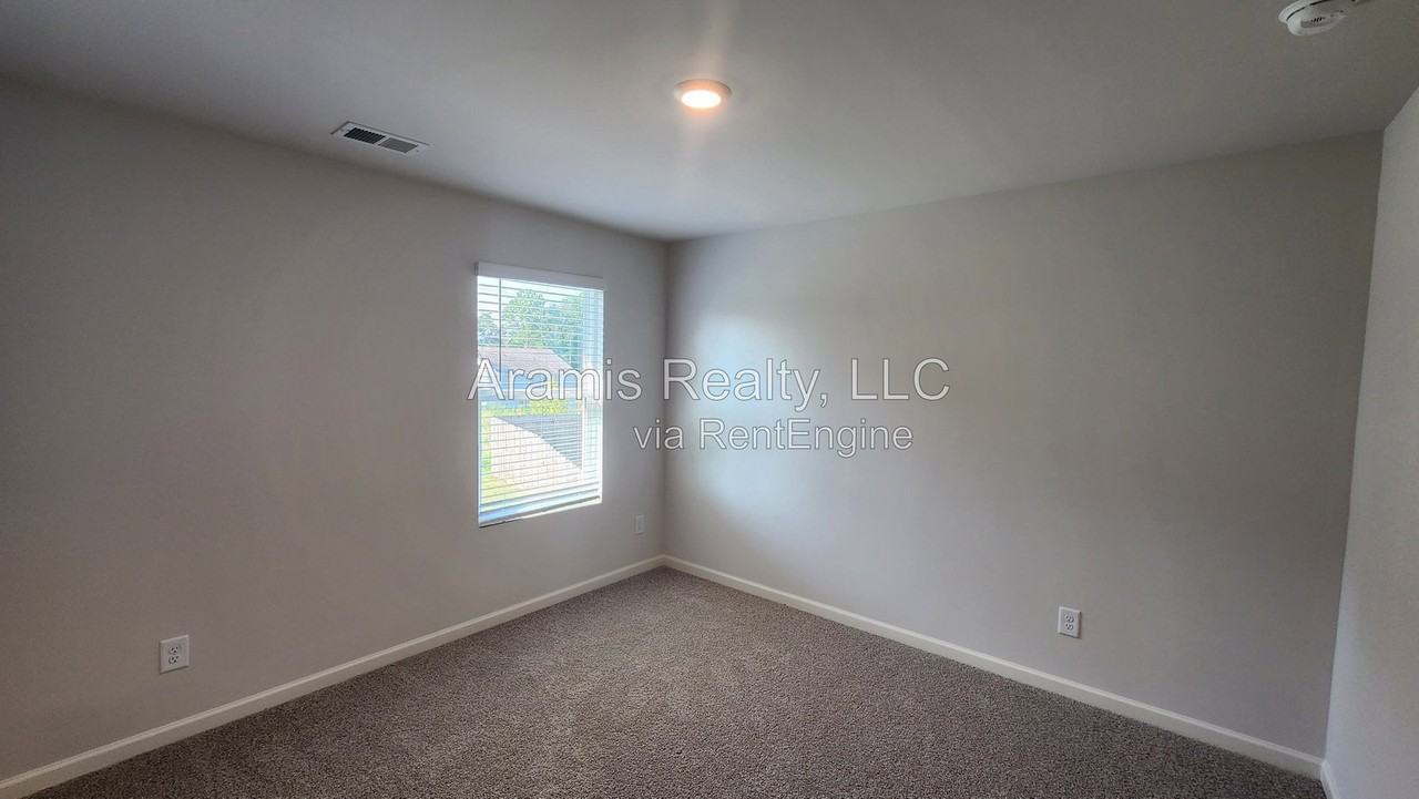 3134 Ellenton Dr - Photo 6 of 14
