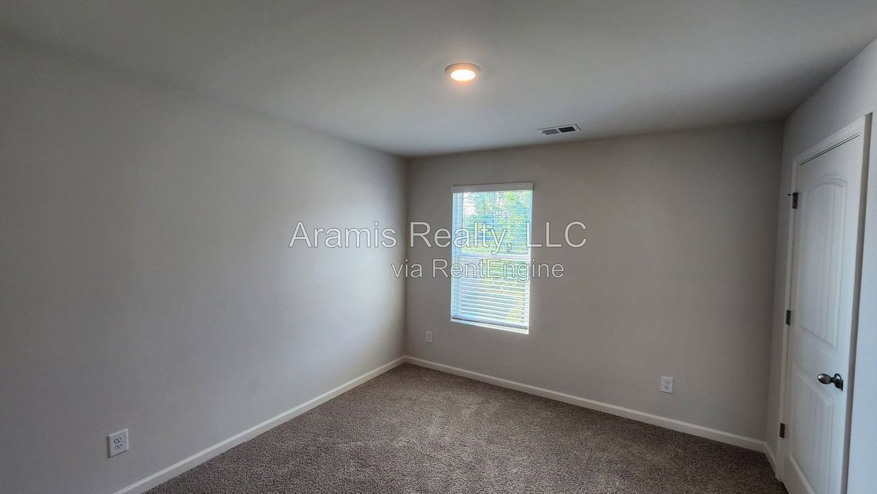 3134 Ellenton Dr - Photo 7 of 14