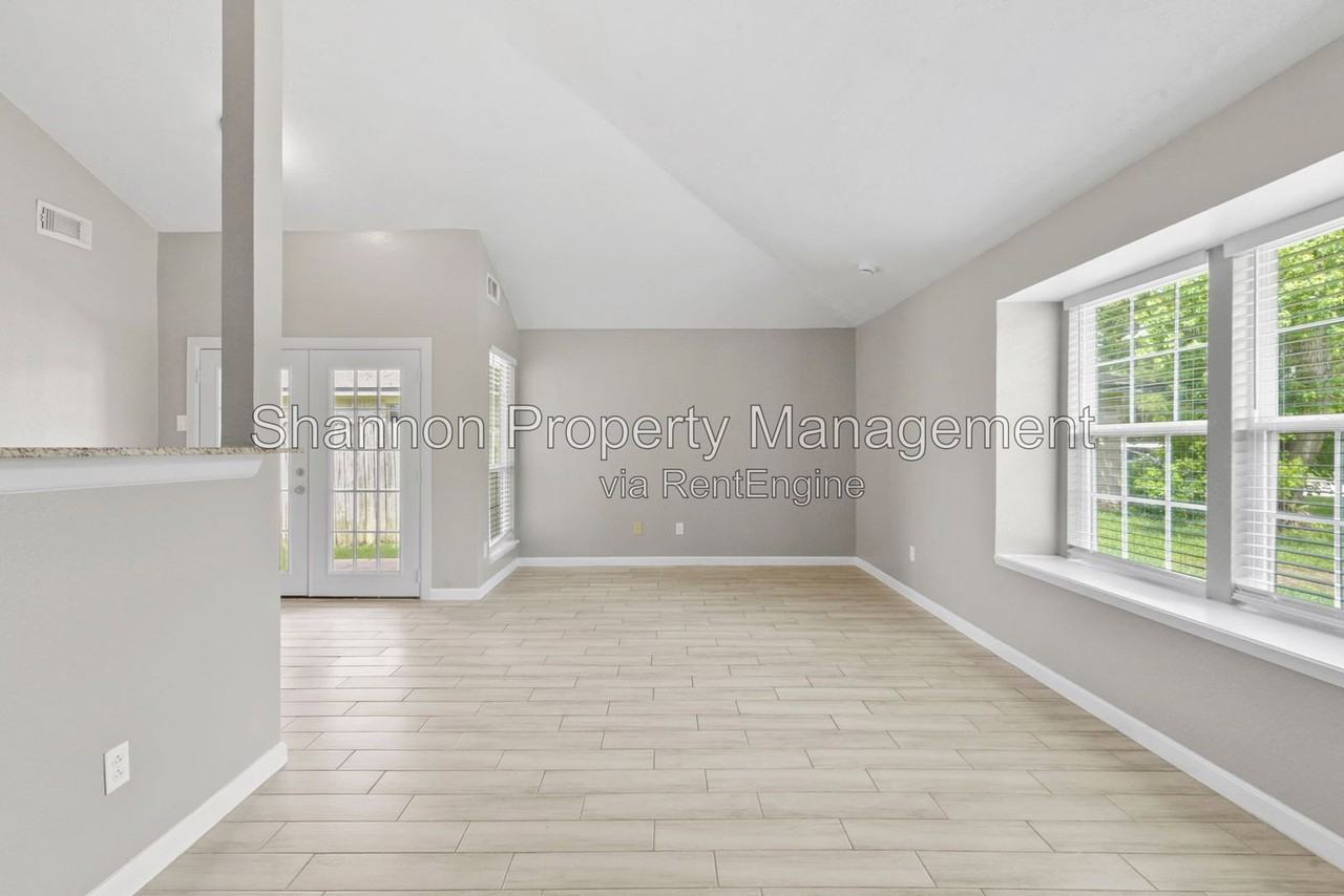 3110 Oak Rock Cir - Photo 4 of 31