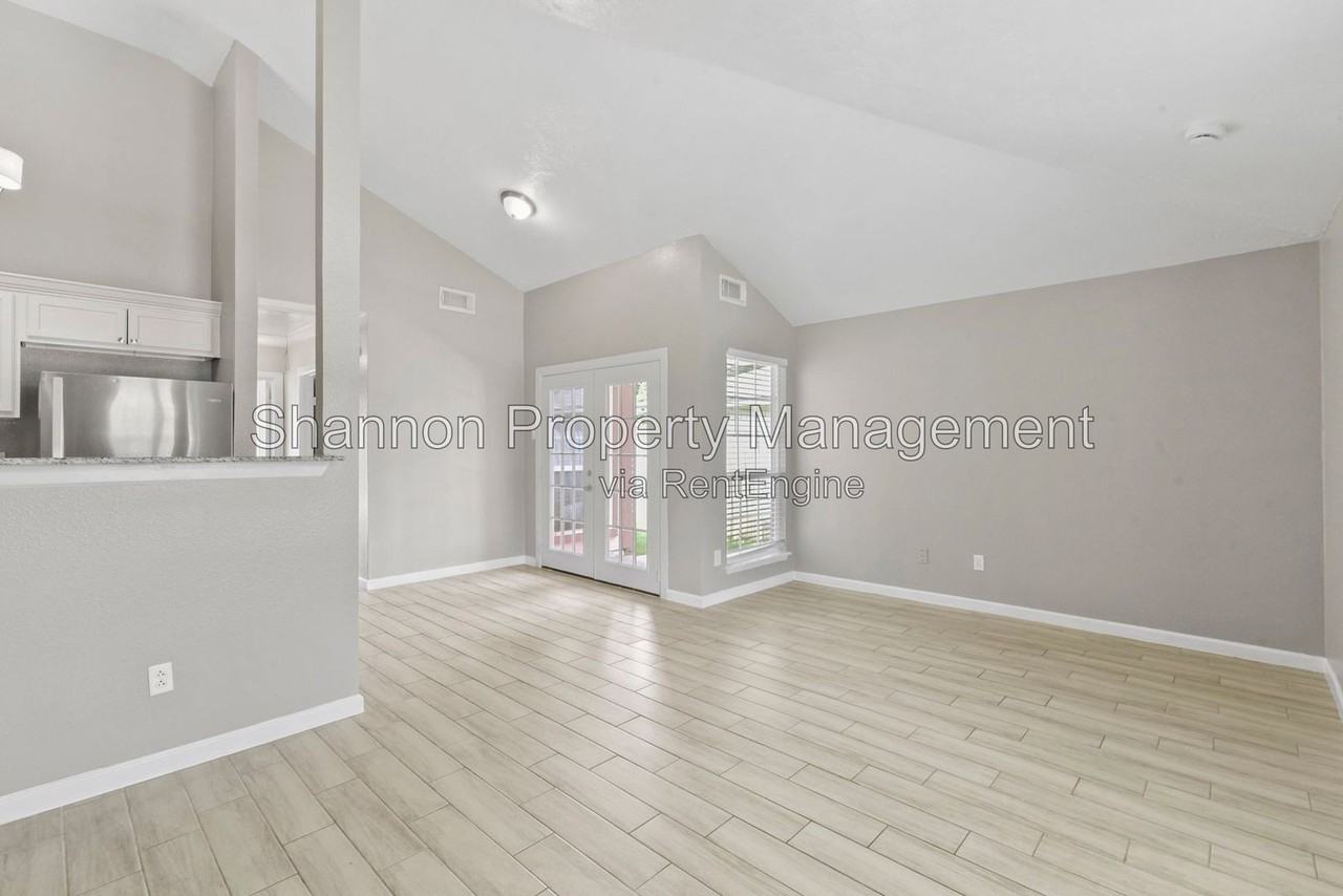 3110 Oak Rock Cir - Photo 6 of 31