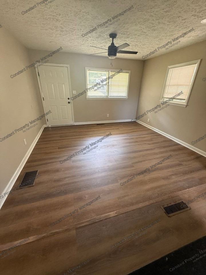 2166 Ollie Dr - Photo 2 of 13