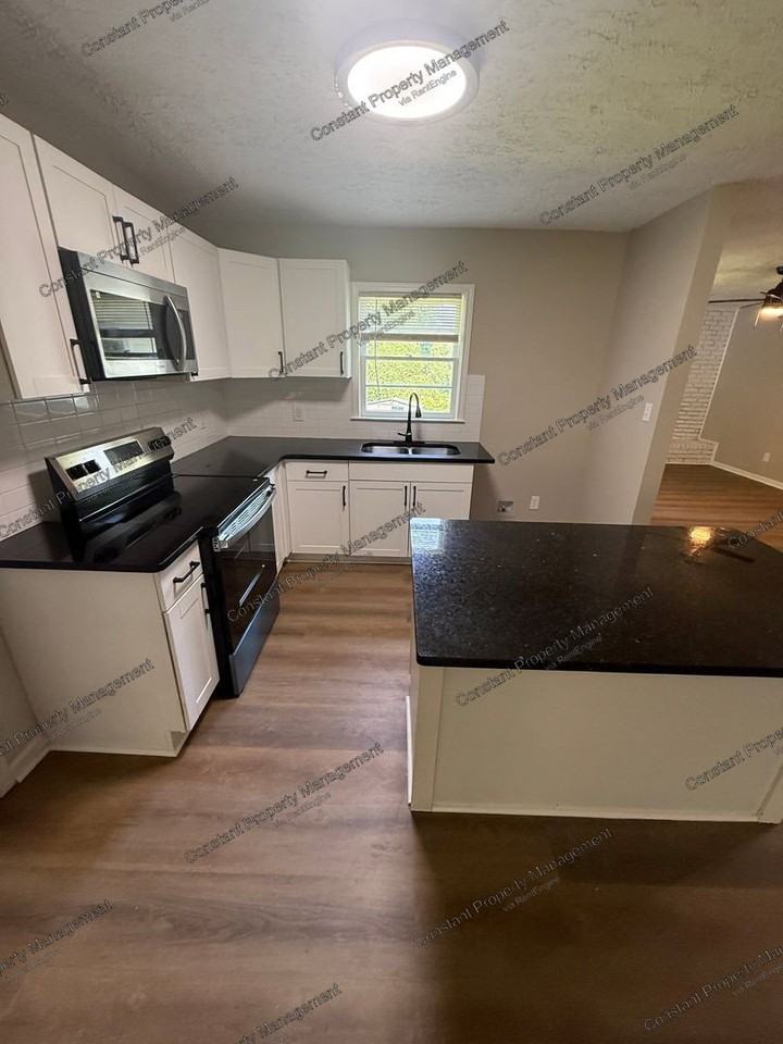 2166 Ollie Dr - Photo 4 of 13