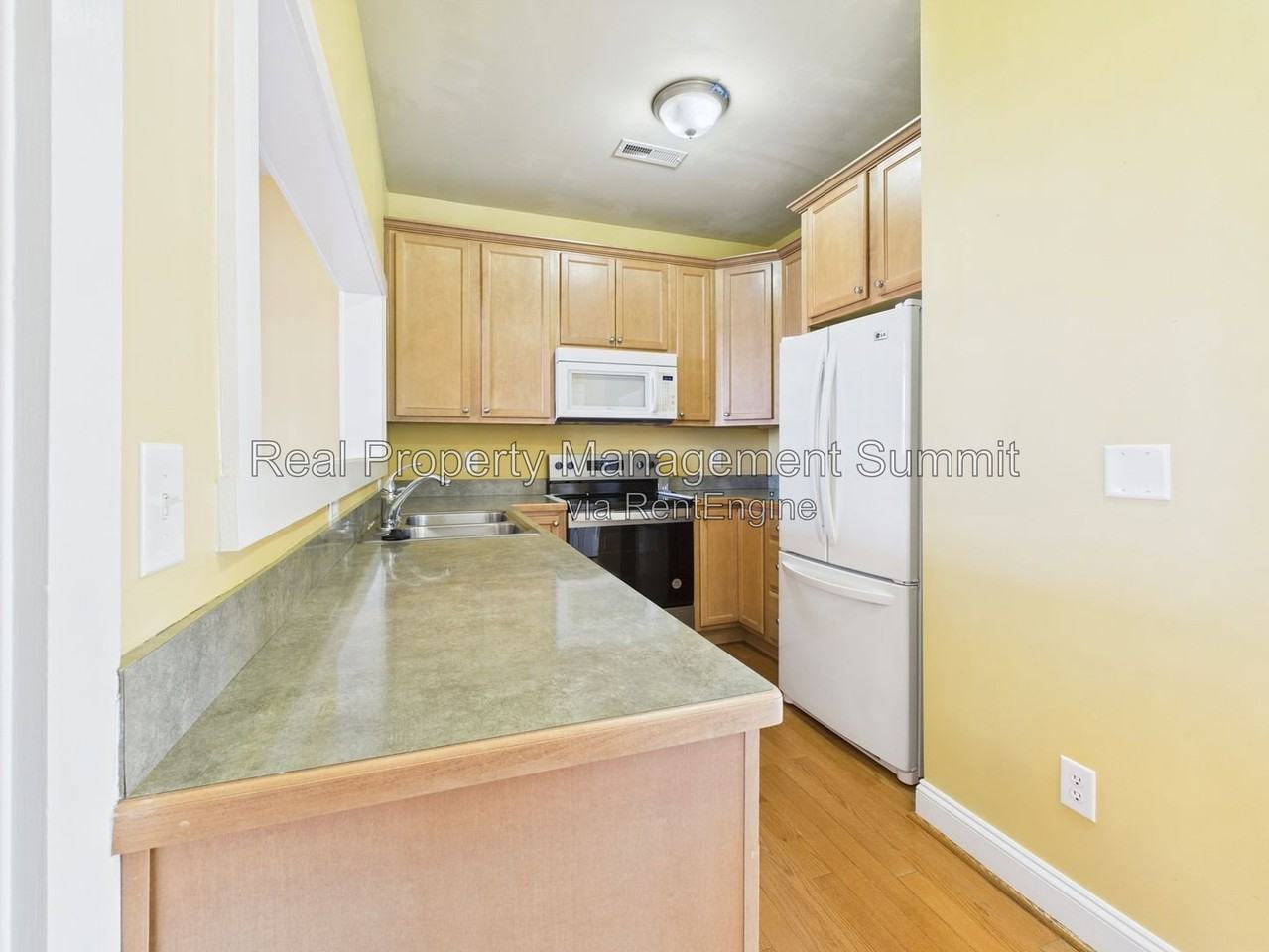 350 Marquette Ct - Photo 6 of 27