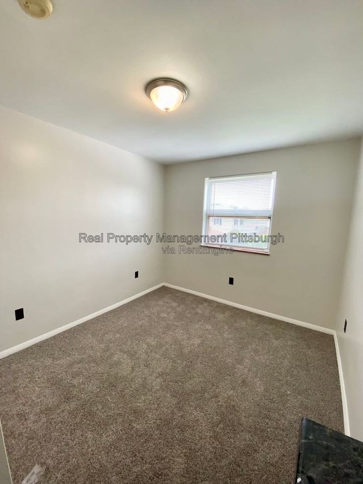 7209 Front River Rd #3 - Photo 3 of 8