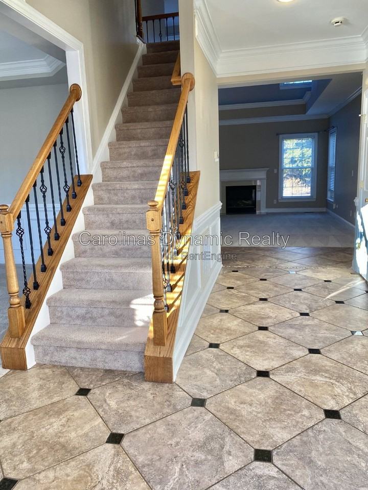 605 Queenswater Ln - Photo 2 of 50