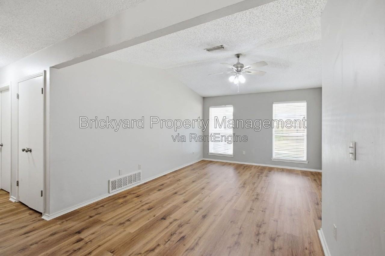 2007 Berkner Dr - Photo 5 of 32