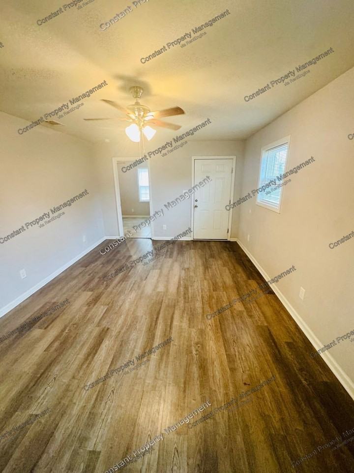 165 Garrison Rd - Photo 4 of 19