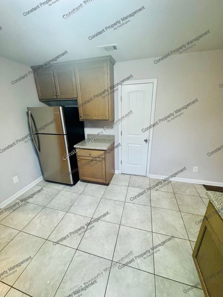 165 Garrison Rd - Photo 6 of 19