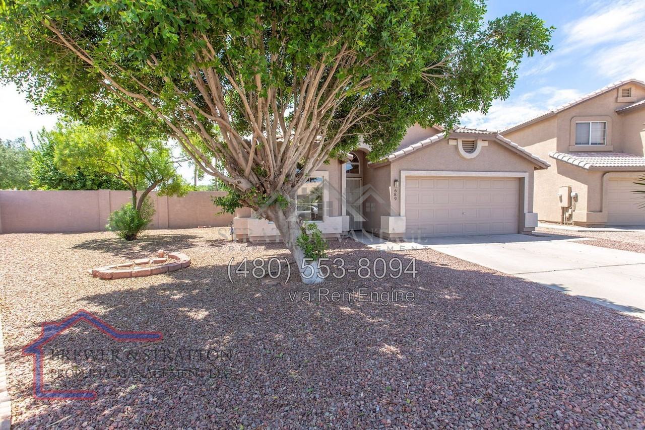 689 W Constitution Dr - Photo 3 of 50