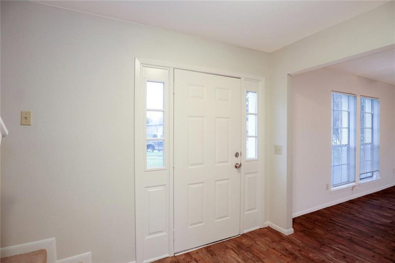 2630 Anthony Hay Ln - Photo 5 of 26