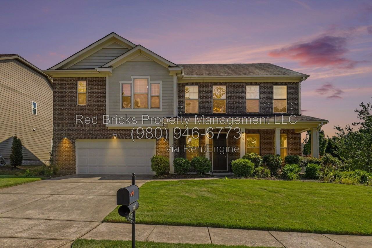747 Coralbell Way - Photo 2 of 42