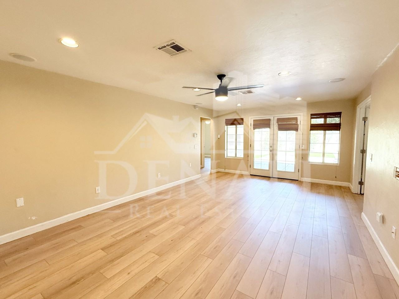 1326 W Palm Ln - Photo 5 of 30