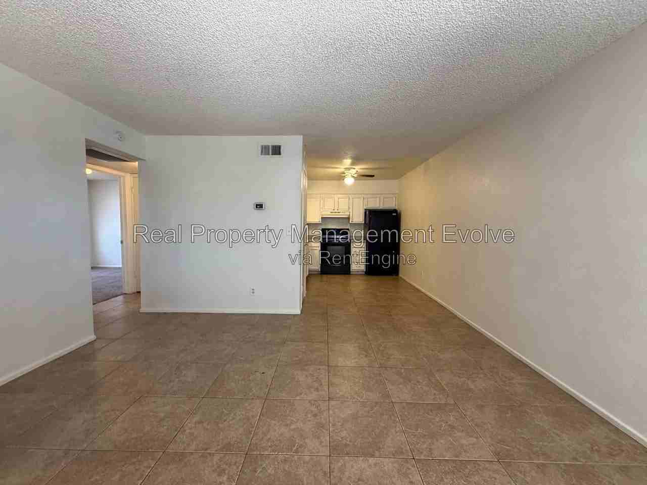 1905 N Center St #1 - Photo 4 of 13