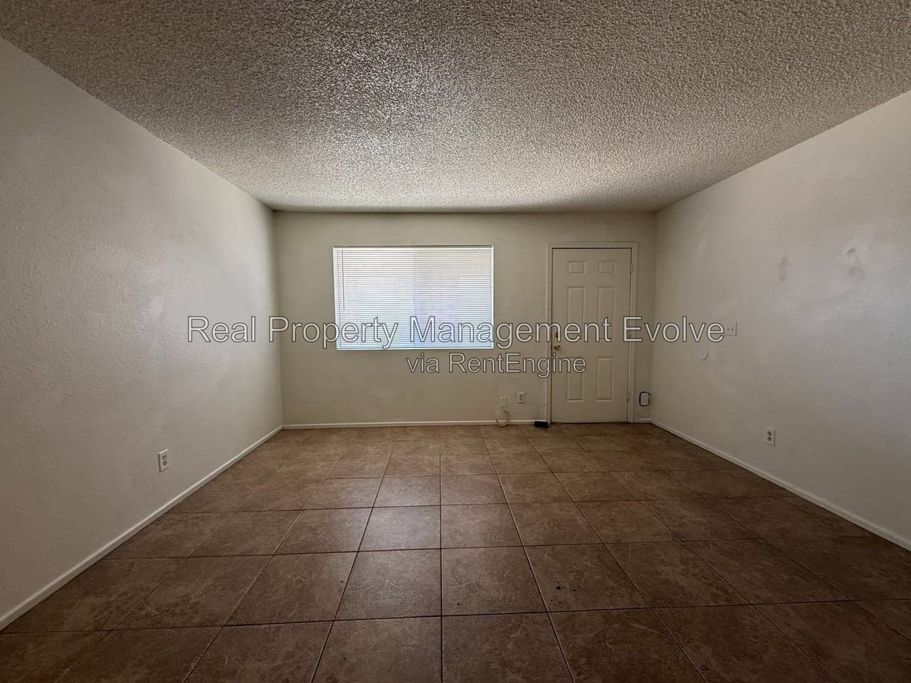 1905 N Center St #1 - Photo 5 of 13