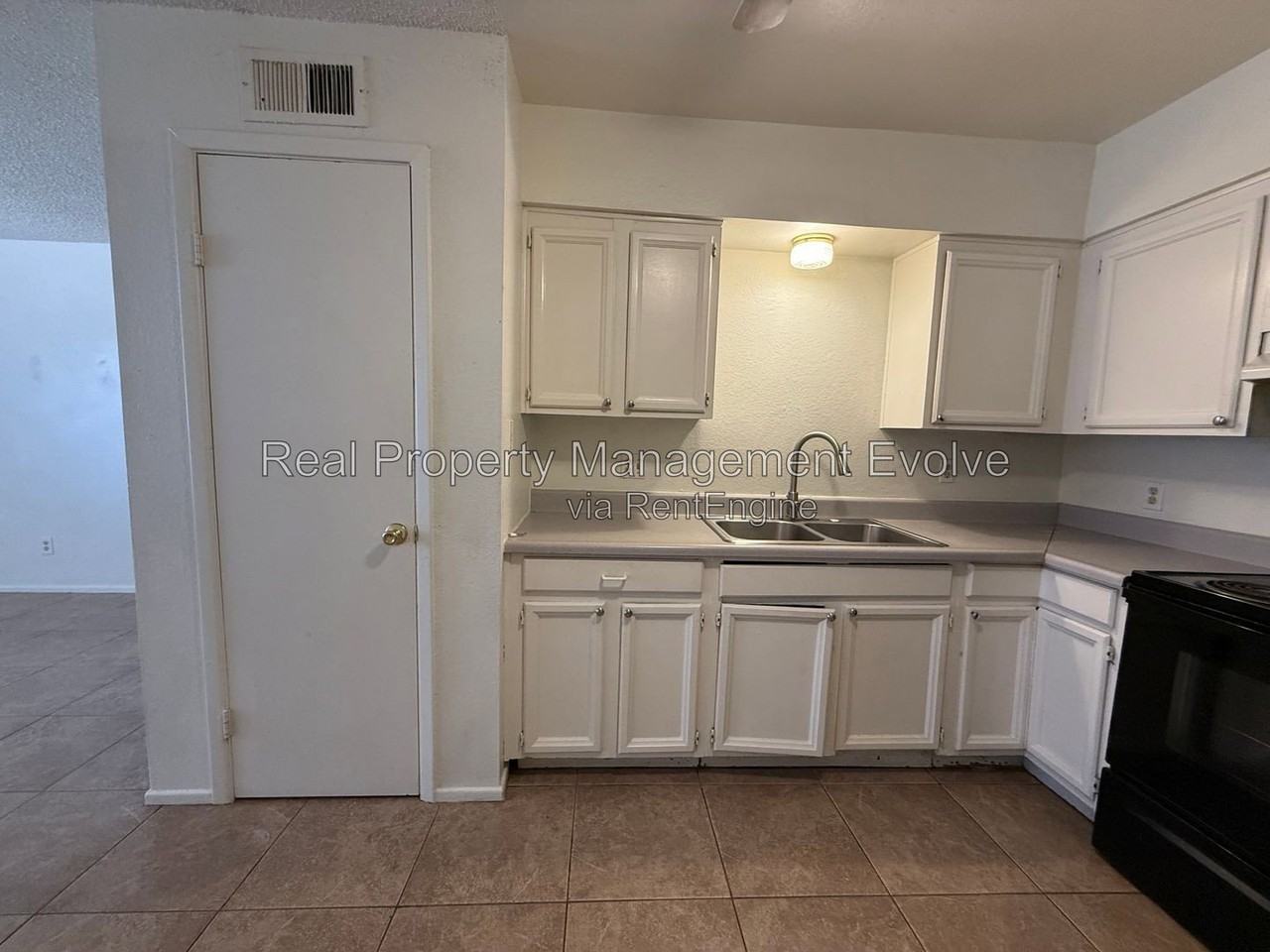 1905 N Center St #1 - Photo 6 of 13