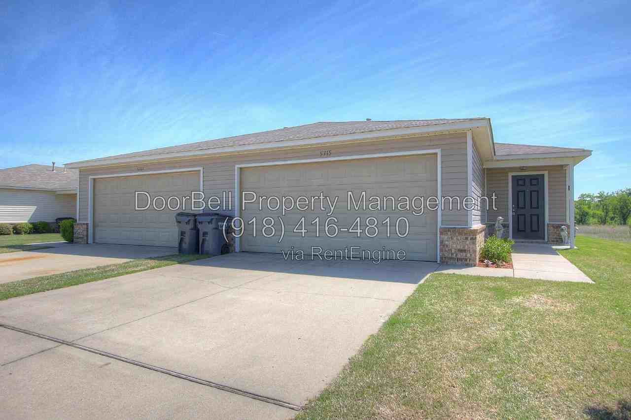 5807 N 34th St - Photo 3 of 23