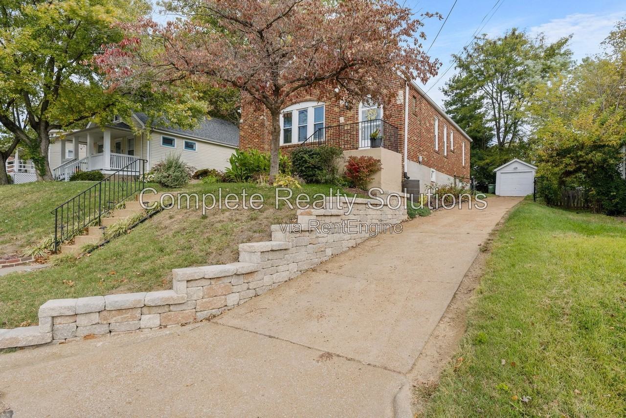 8511 Florence Ave - Photo 7 of 50